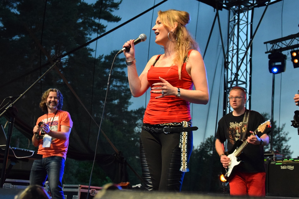 Żukowo. Elektryczne Gitary wystąpiły na finał deszczowych Sobótek