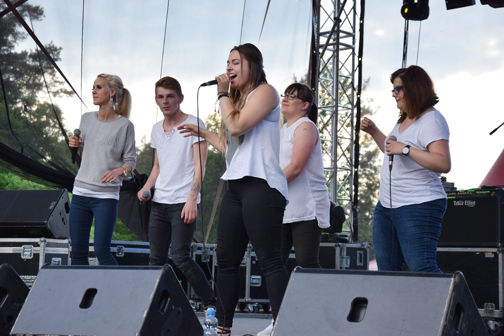 Żukowo. Elektryczne Gitary wystąpiły na finał deszczowych Sobótek