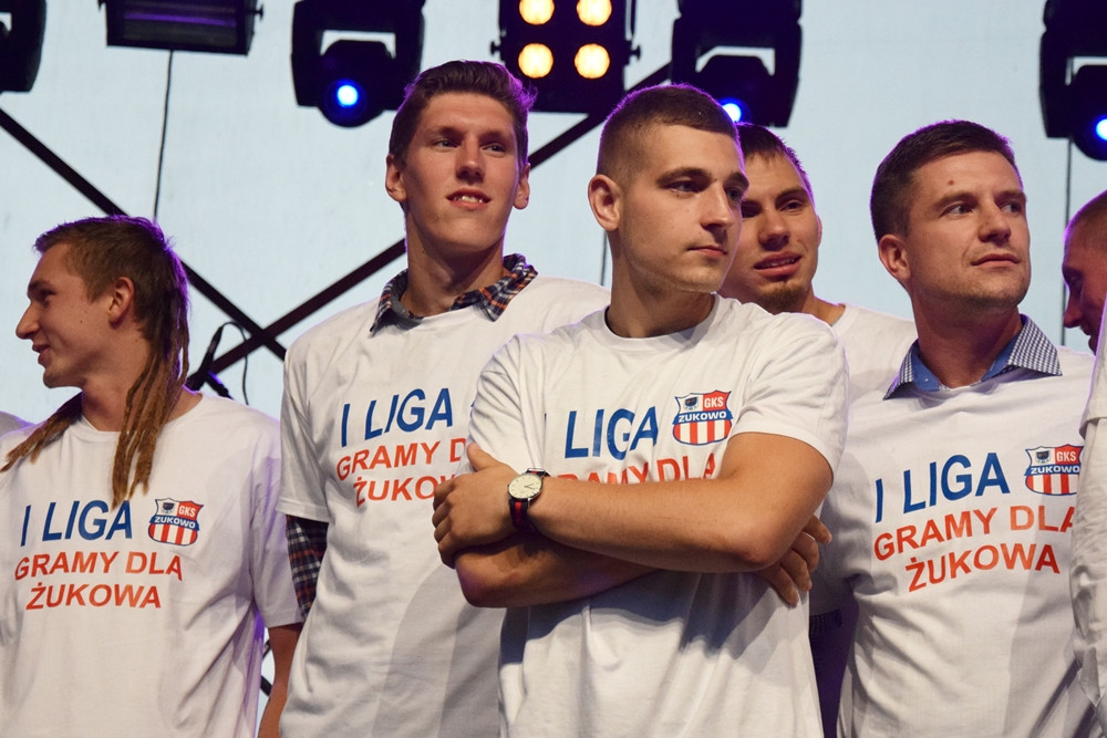 Żukowo. Szczypiorniści świętowali awans do I ligi. Gratulowano drużynie, dziękowano kibicom