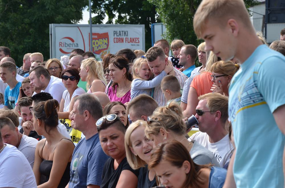 Sierakowice. Widowiskowe zawody siłaczy. Sędziował sam Mariusz Pudzianowski