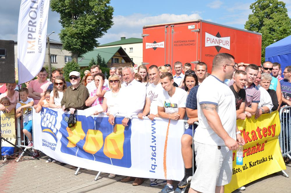 Sierakowice. Widowiskowe zawody siłaczy. Sędziował sam Mariusz Pudzianowski
