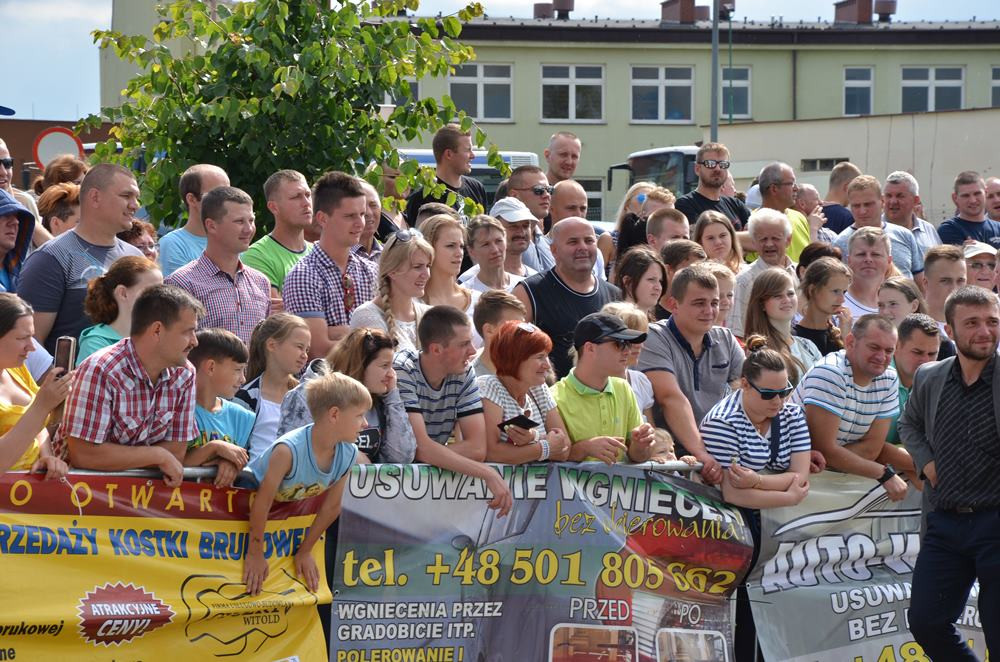 Sierakowice. Widowiskowe zawody siłaczy. Sędziował sam Mariusz Pudzianowski