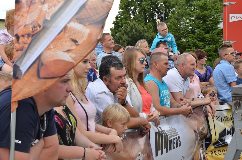 Sierakowice. Widowiskowe zawody siłaczy. Sędziował sam Mariusz Pudzianowski