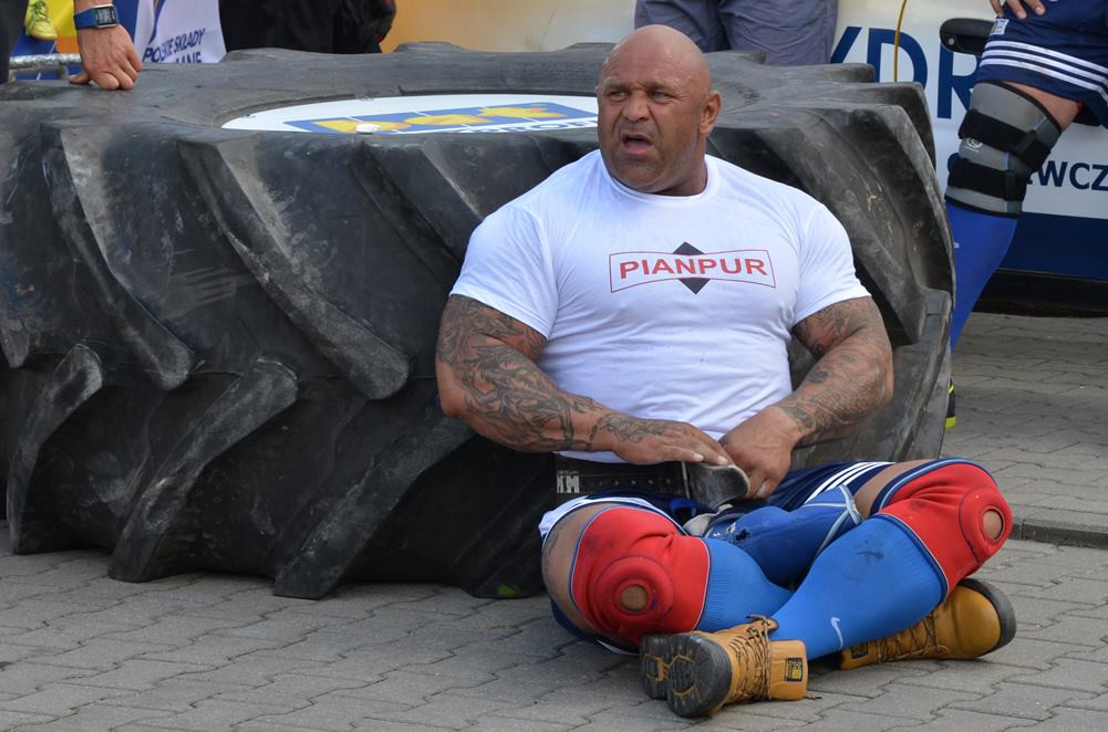Sierakowice. Widowiskowe zawody siłaczy. Sędziował sam Mariusz Pudzianowski