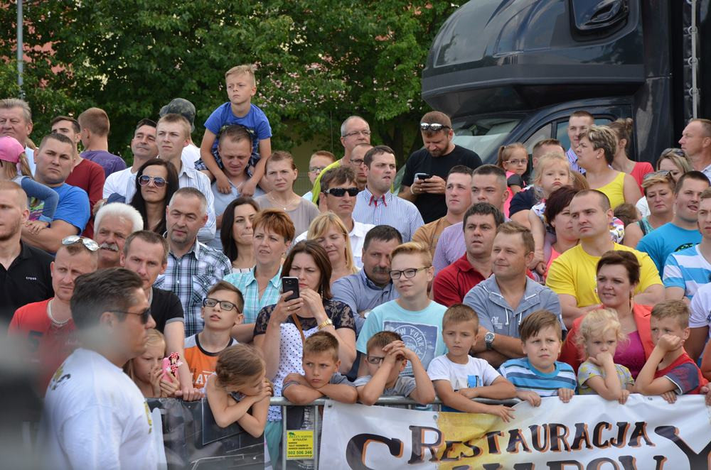 Sierakowice. Widowiskowe zawody siłaczy. Sędziował sam Mariusz Pudzianowski