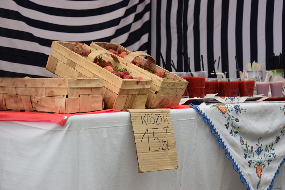 Truskawkobranie 2016. Dzień drugi: lepsza pogoda, ale frekwencja nie powaliła