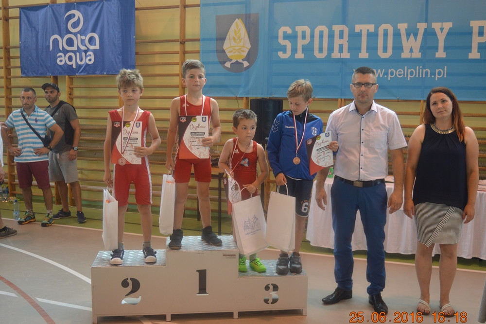 Zapasy. Siedem medali w Pelplinie dla najmłodszych zawodników Cartusii