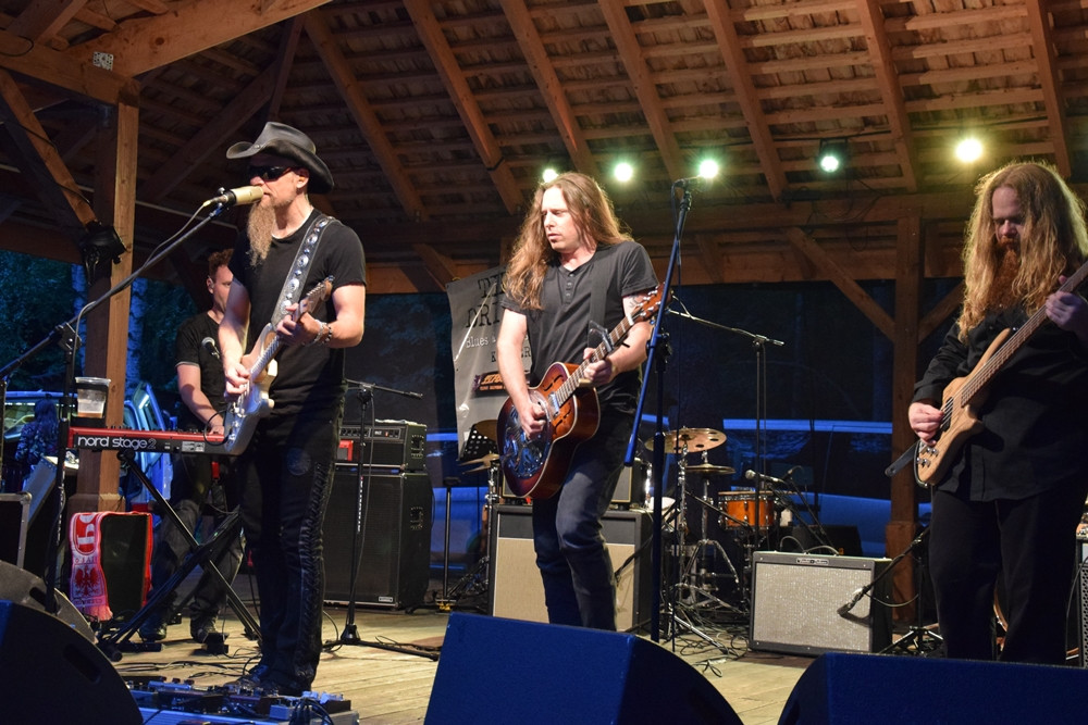 Mirachowo. X Blues w Leśniczówce. Amerykańskie granie i podwójne perkusyjne uderzenie