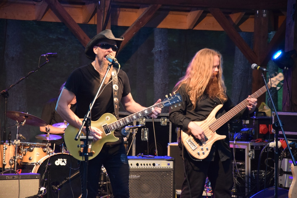 Mirachowo. X Blues w Leśniczówce. Amerykańskie granie i podwójne perkusyjne uderzenie