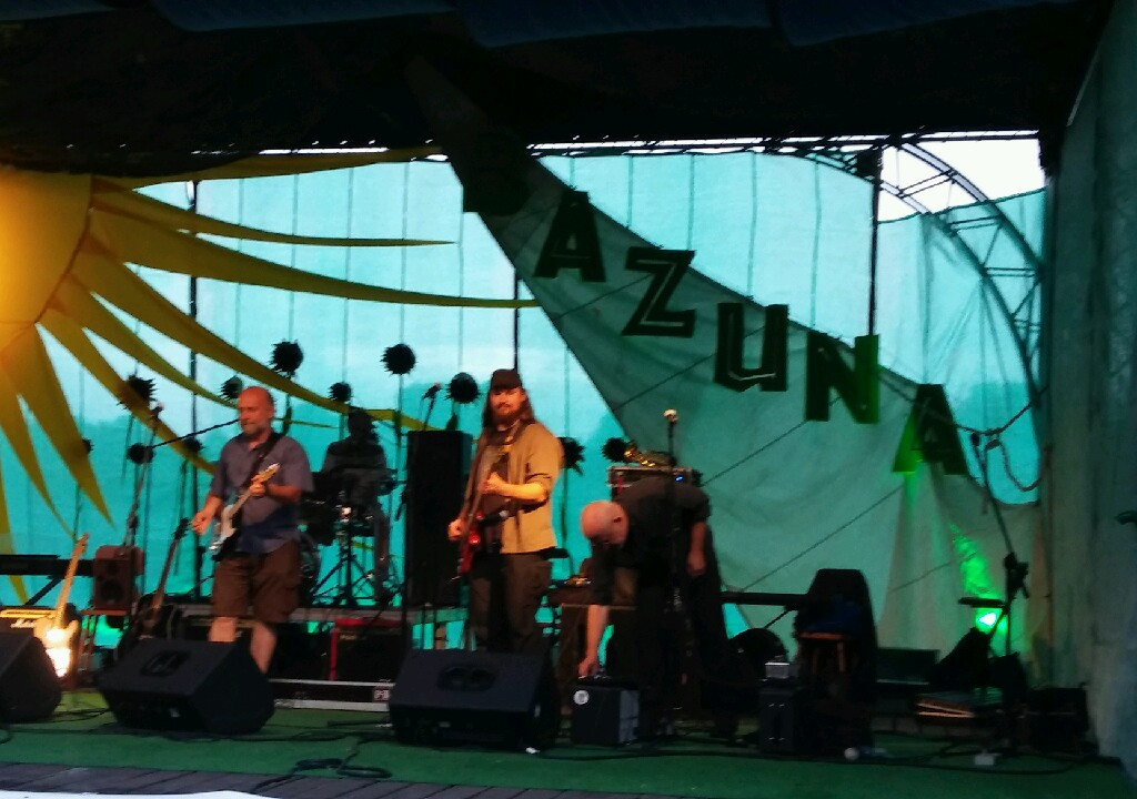 Sulęczyno rozbrzmiewa dźwiękami gitar i poezji śpiewanej. Drugi dzień przeglądu 