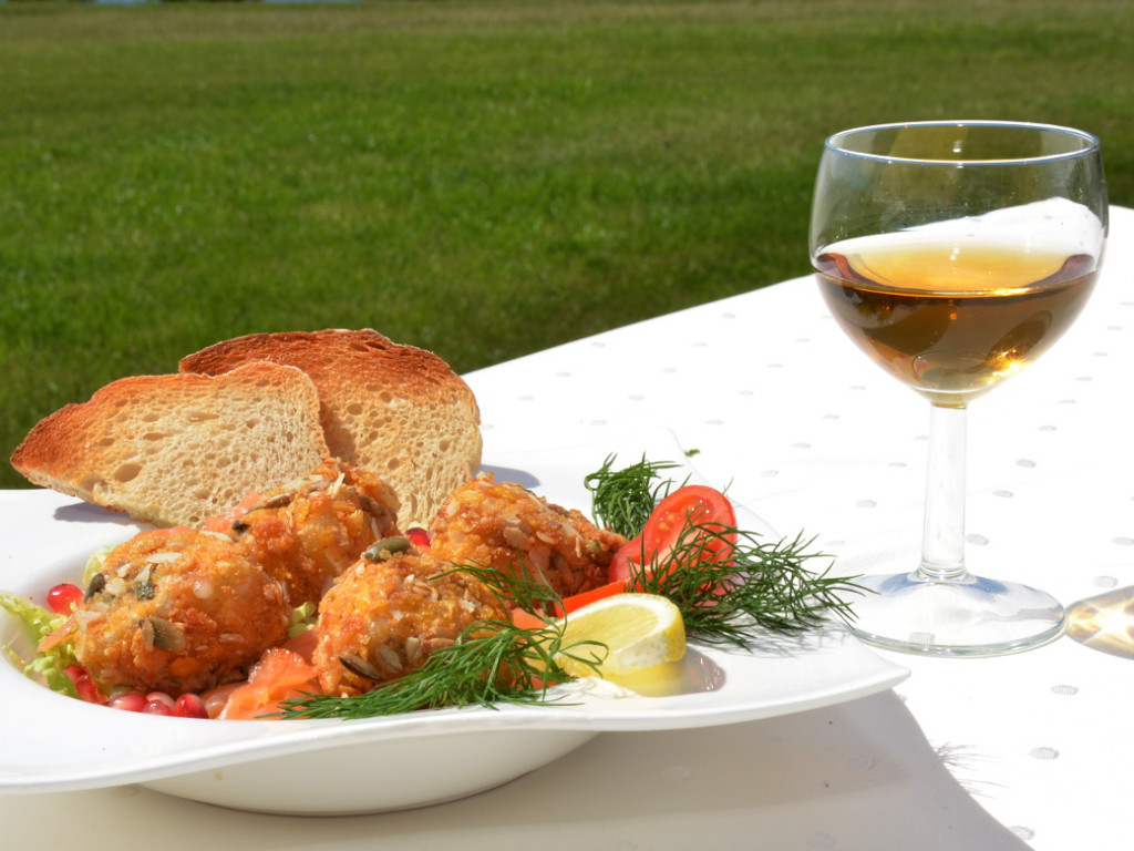 Wybierz się na pyszny obiad do Restauracji Lakeside!