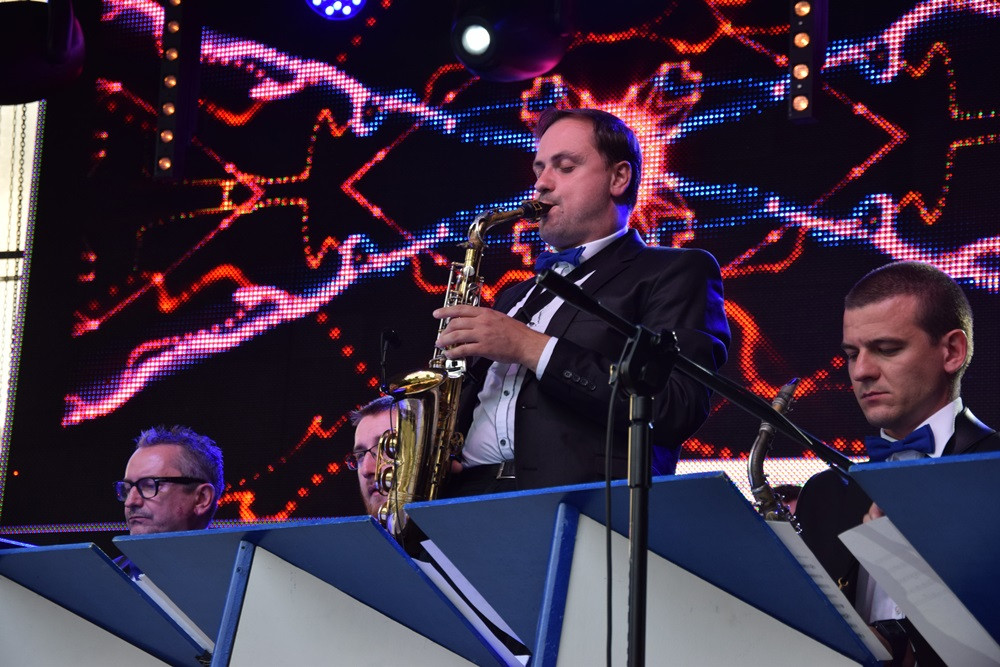 Kartuzy. Dni Powiatu Kartuskiego. Wystąpili Ania Dąbrowska i Jan Konop Big Band