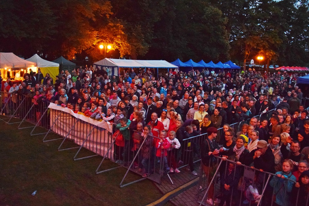 Kartuzy. Dni Powiatu Kartuskiego. Wystąpili Ania Dąbrowska i Jan Konop Big Band