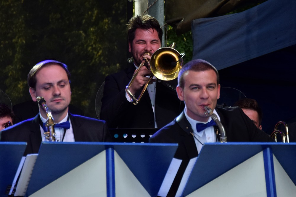 Kartuzy. Dni Powiatu Kartuskiego. Wystąpili Ania Dąbrowska i Jan Konop Big Band