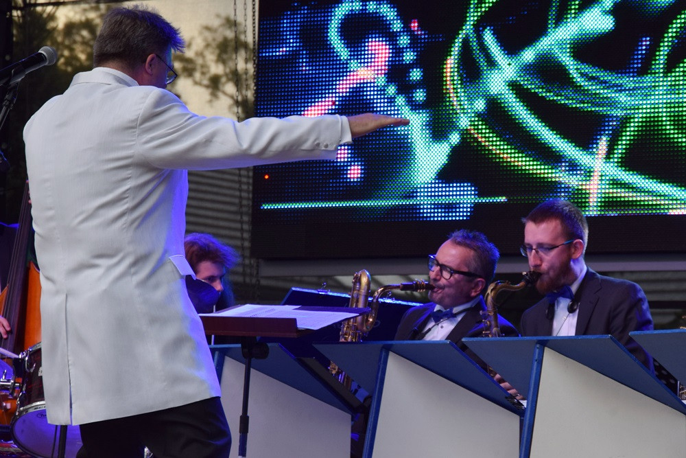 Kartuzy. Dni Powiatu Kartuskiego. Wystąpili Ania Dąbrowska i Jan Konop Big Band