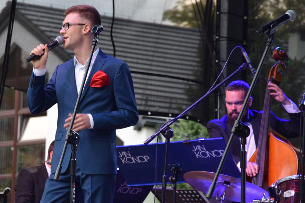 Kartuzy. Dni Powiatu Kartuskiego. Wystąpili Ania Dąbrowska i Jan Konop Big Band