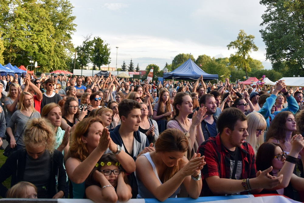 Kartuzy. Dni Powiatu Kartuskiego. Energetyczny Organek i rewelacyjne Lao Che