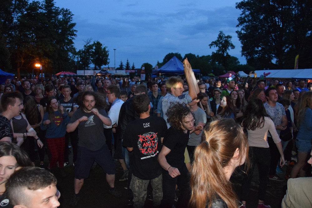 Kartuzy. Dni Powiatu Kartuskiego. Energetyczny Organek i rewelacyjne Lao Che