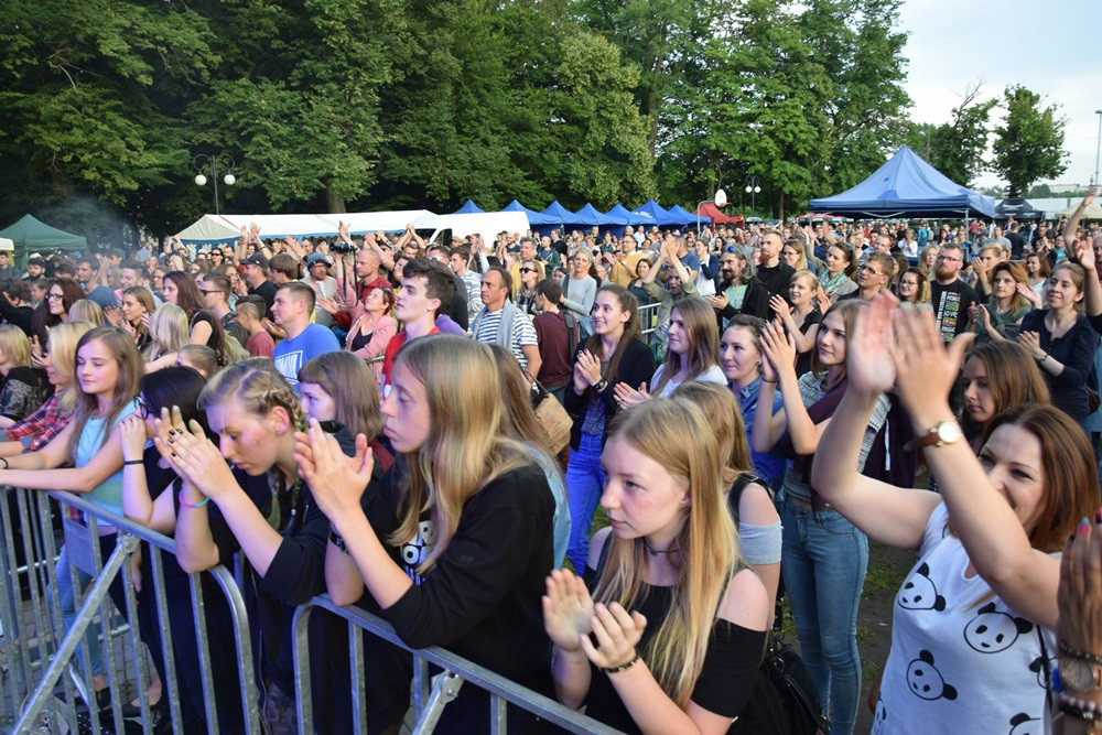 Kartuzy. Dni Powiatu Kartuskiego. Energetyczny Organek i rewelacyjne Lao Che