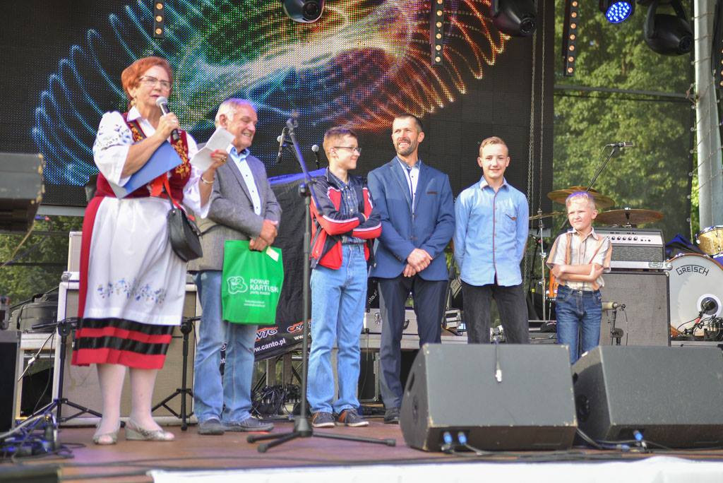 Powiat. Rodziny wielodzietne uhonorowane nagrodą 