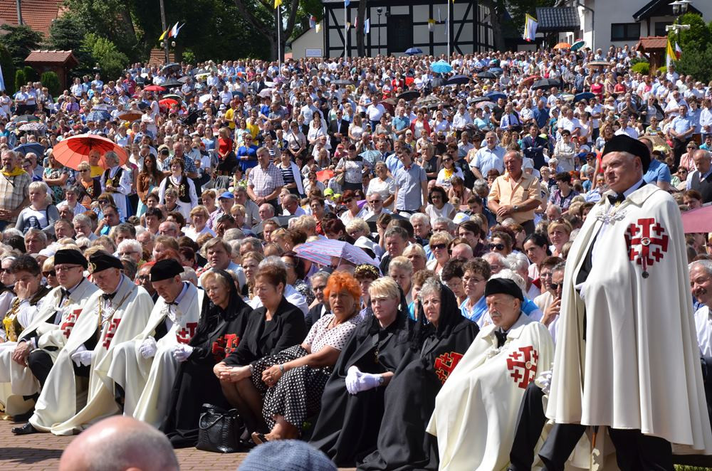 Sianowo. Tysiące wiernych u stóp Matki Boskiej Królowej Kaszub