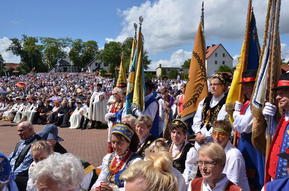 Sianowo. Tysiące wiernych u stóp Matki Boskiej Królowej Kaszub