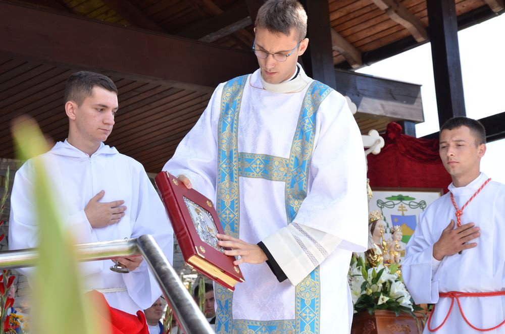 Sianowo. Tysiące wiernych u stóp Matki Boskiej Królowej Kaszub
