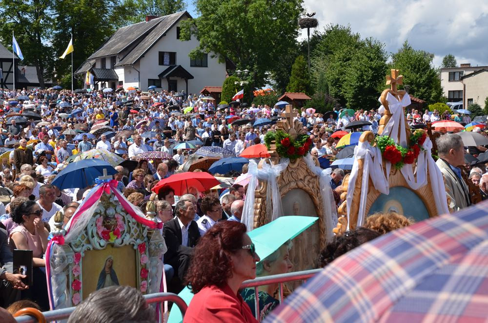 Sianowo. Tysiące wiernych u stóp Matki Boskiej Królowej Kaszub