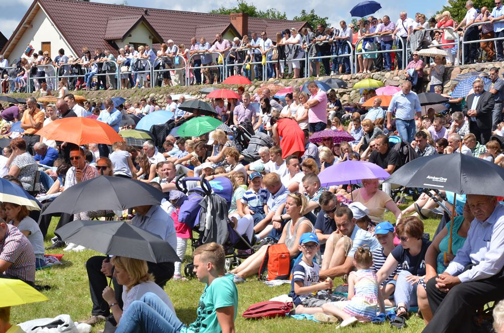 Sianowo. Tysiące wiernych u stóp Matki Boskiej Królowej Kaszub