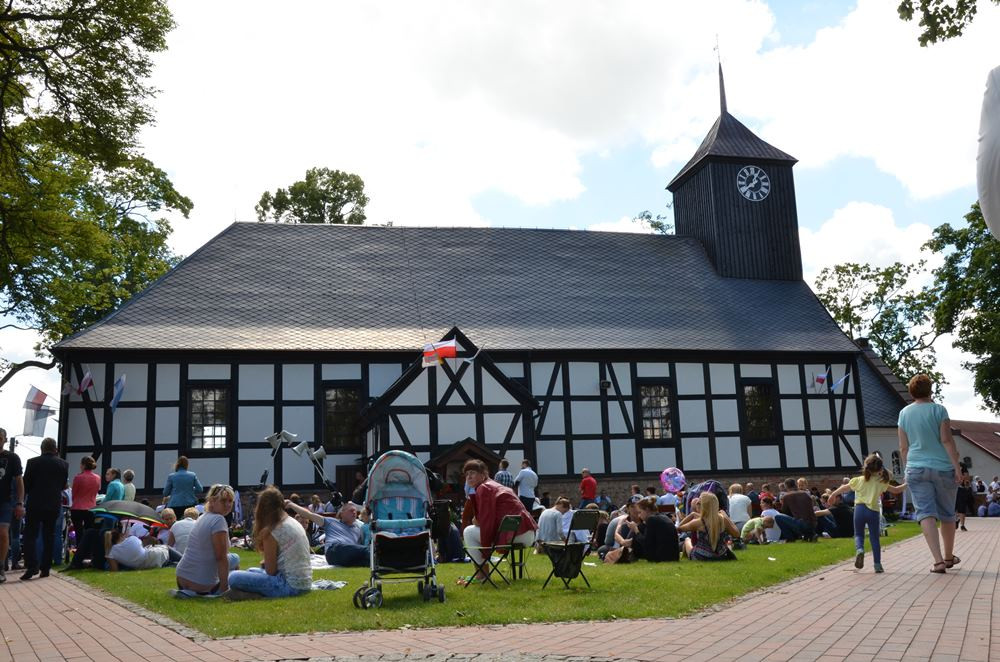 Sianowo. Tysiące wiernych u stóp Matki Boskiej Królowej Kaszub
