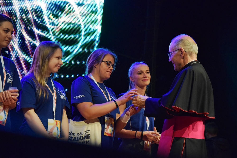 Kartuzy. Pożegnano młodych pielgrzymów z Francji. Dziś wyruszyli na Światowe Dni Młodzieży