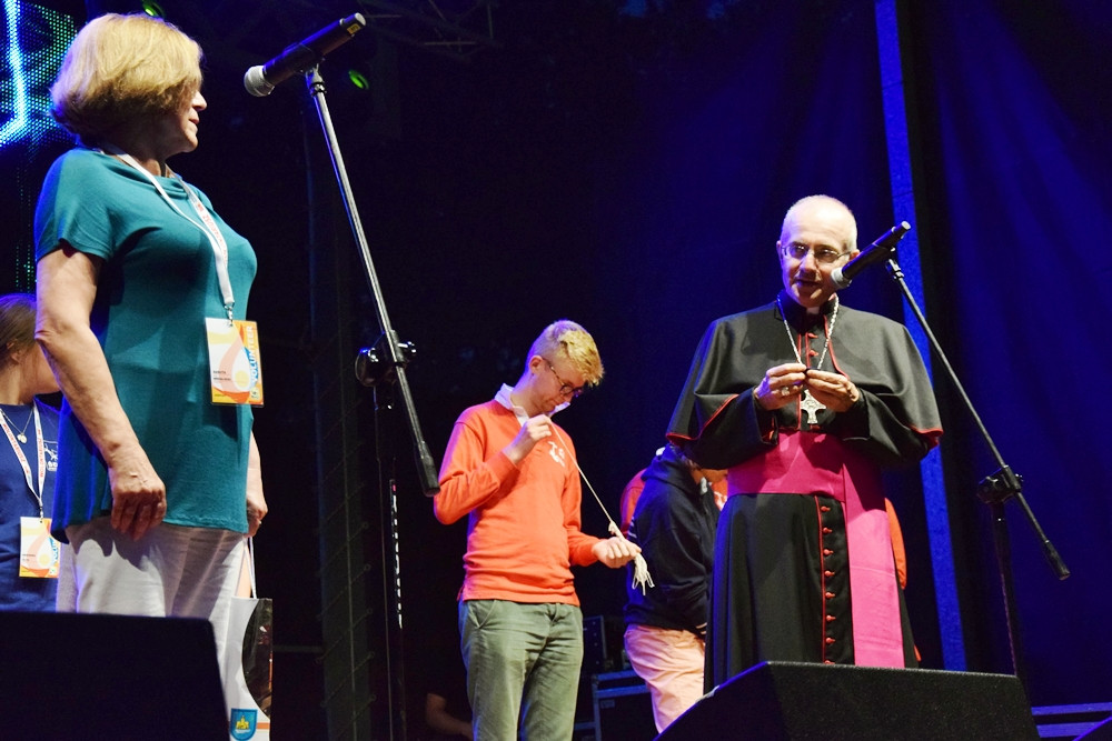 Kartuzy. Pożegnano młodych pielgrzymów z Francji. Dziś wyruszyli na Światowe Dni Młodzieży