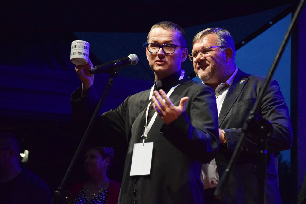 Kartuzy. Pożegnano młodych pielgrzymów z Francji. Dziś wyruszyli na Światowe Dni Młodzieży