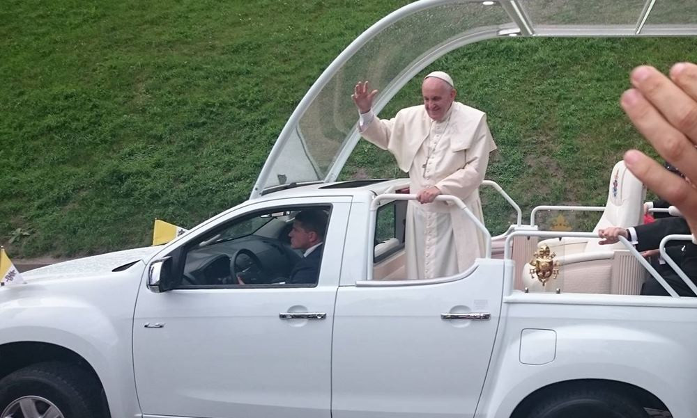 Z Sianowa i Kartuz na powitanie papieża w Krakowie