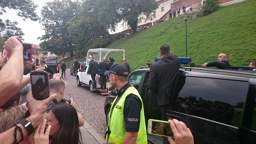 Z Sianowa i Kartuz na powitanie papieża w Krakowie