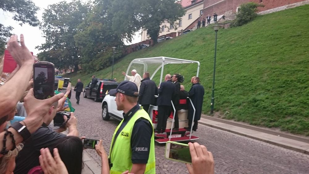 Z Sianowa i Kartuz na powitanie papieża w Krakowie