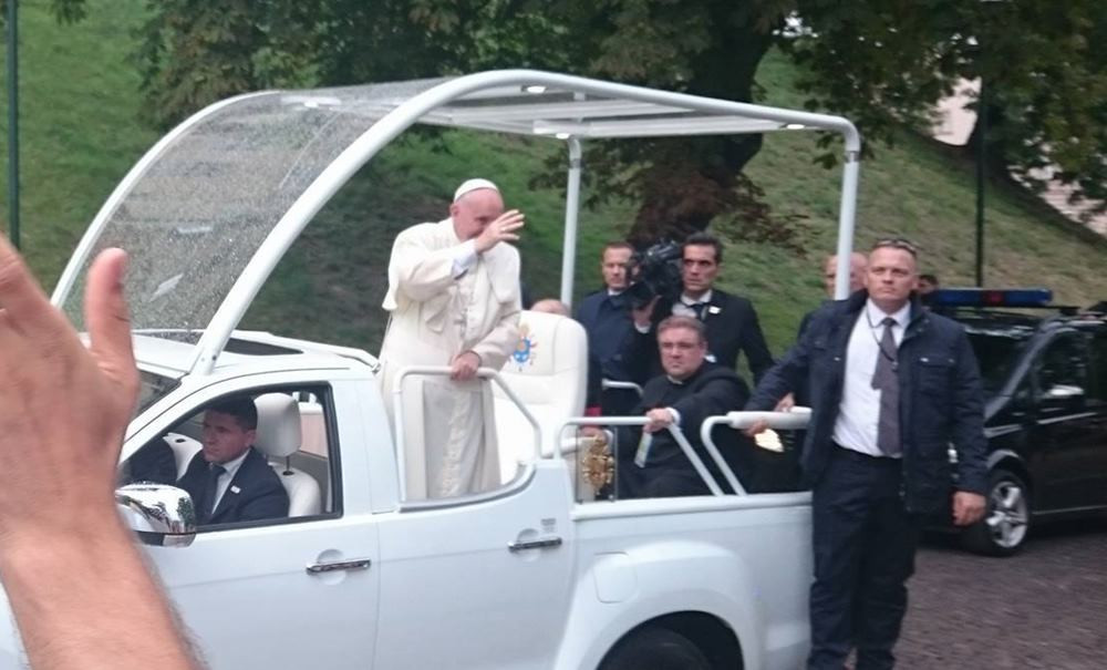 Z Sianowa i Kartuz na powitanie papieża w Krakowie