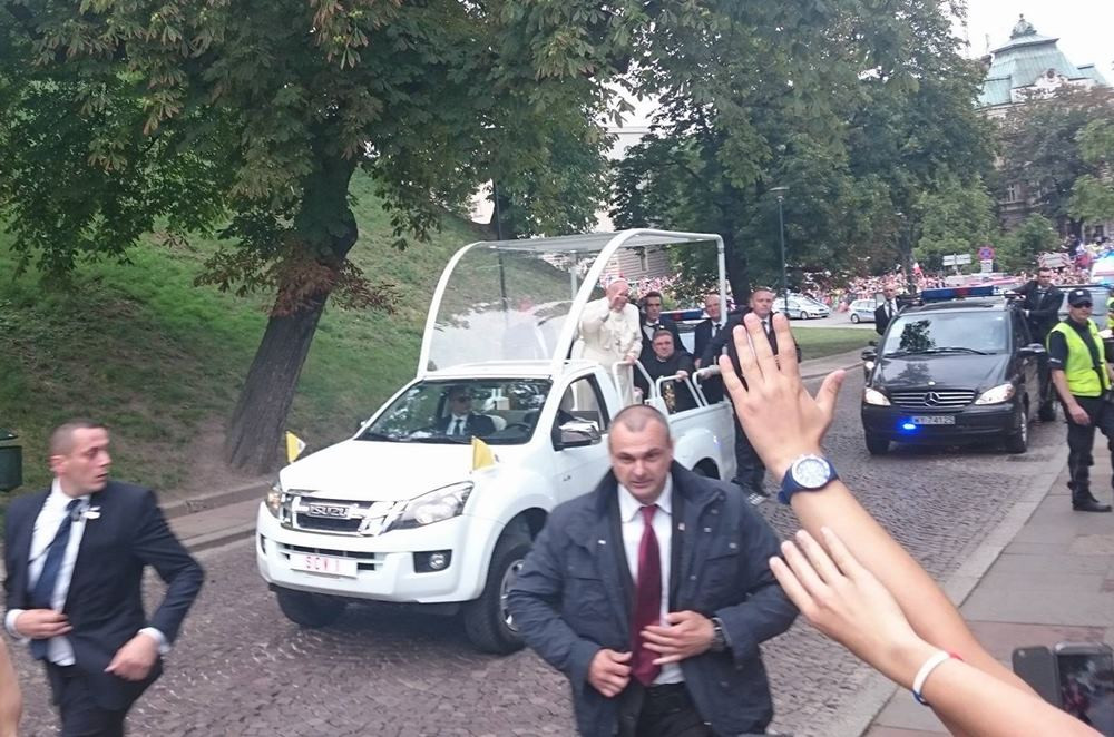 Z Sianowa i Kartuz na powitanie papieża w Krakowie