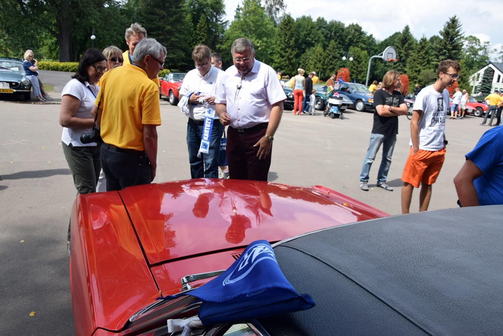 Kartuzy. Perełki motoryzacji lśniły w Parku Solidarności