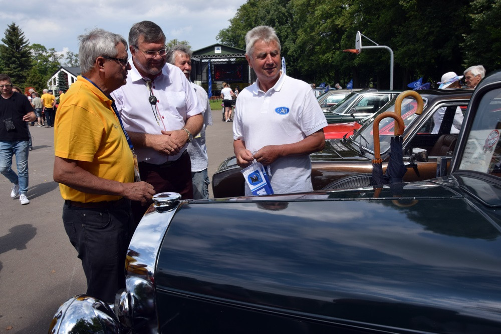 Kartuzy. Perełki motoryzacji lśniły w Parku Solidarności