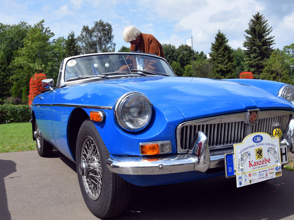 Kartuzy. Perełki motoryzacji lśniły w Parku Solidarności