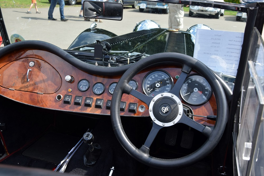 Kartuzy. Perełki motoryzacji lśniły w Parku Solidarności