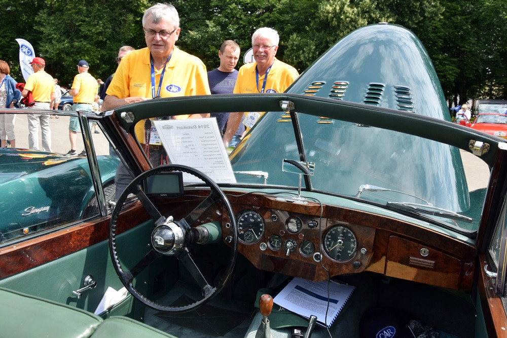 Kartuzy. Perełki motoryzacji lśniły w Parku Solidarności