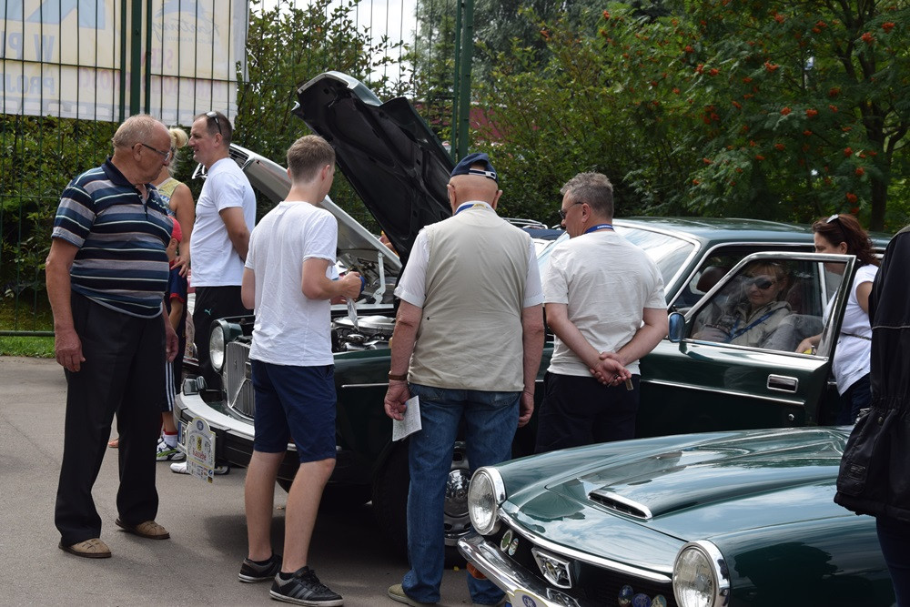 Kartuzy. Perełki motoryzacji lśniły w Parku Solidarności