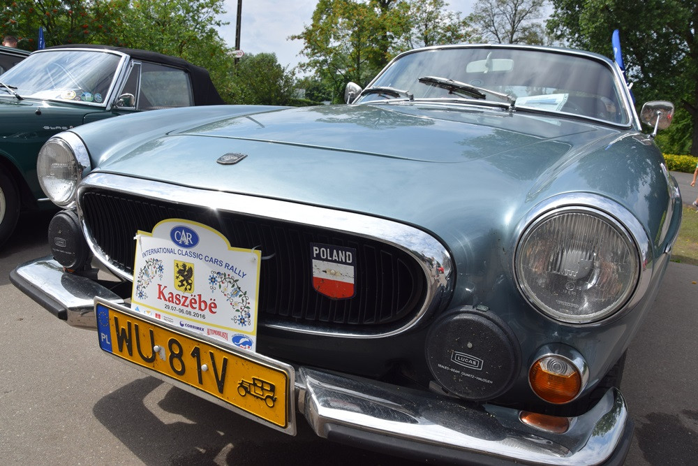 Kartuzy. Perełki motoryzacji lśniły w Parku Solidarności