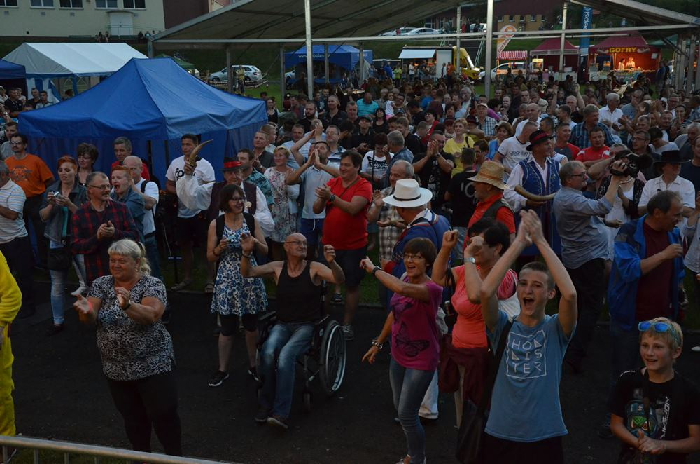 Chmielno. Nowy rekord w jednoczesnym zażywaniu tabaki