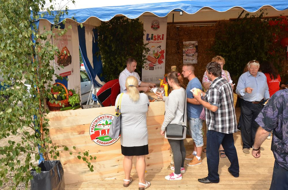 Wielkie grillowanie na sierakowickim targowisku