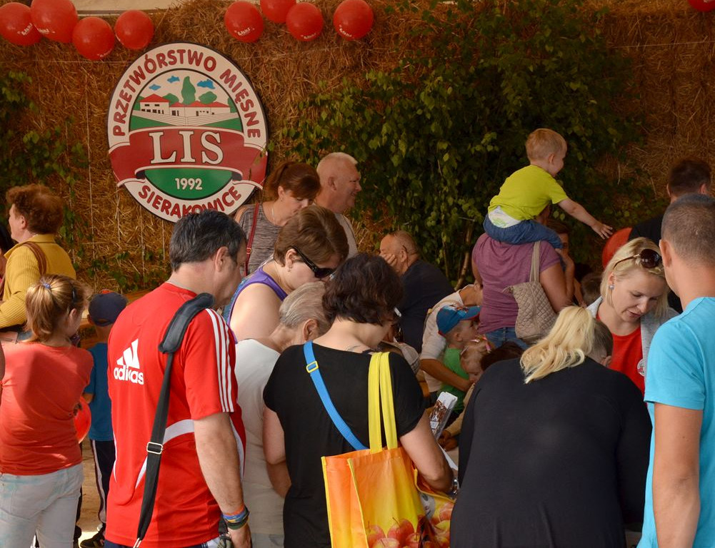 Wielkie grillowanie na sierakowickim targowisku