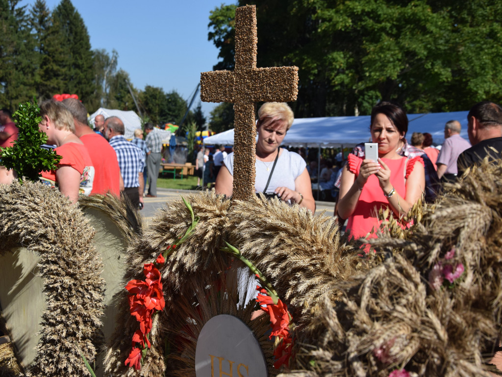 Rolnicy dziękują za plony. Tak było w Borku, Sierakowicach, Kartuzach i Chmielnie