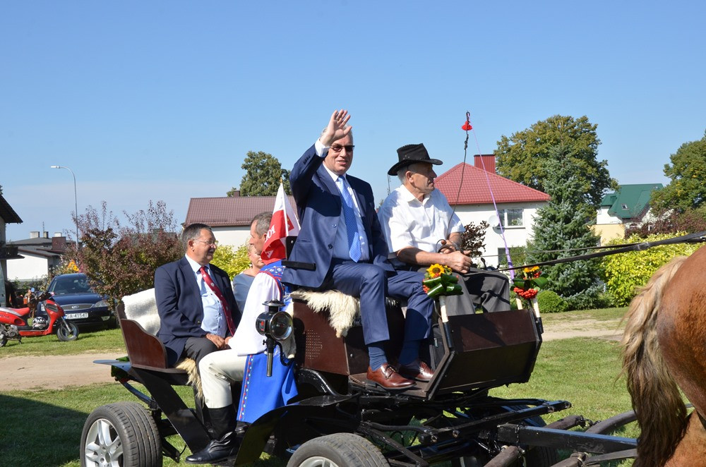 Rolnicy dziękują za plony. Tak było w Borku, Sierakowicach, Kartuzach i Chmielnie